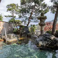 ○ อ่างอาบน้ำกลางแจ้ง 4