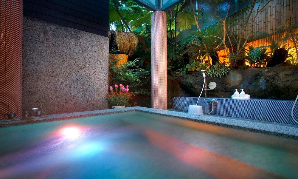 １階貸切温泉露天風呂
※40分1回2750円