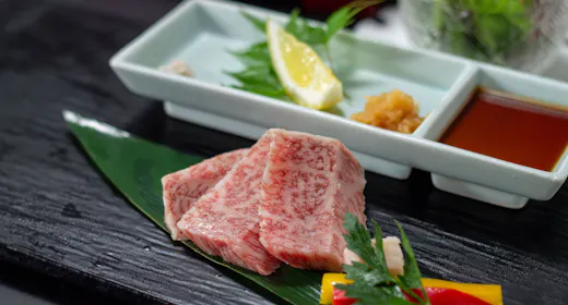 <人気No.1>夕食グレードアップ【村上牛の石焼き40gコース】宿泊プラン