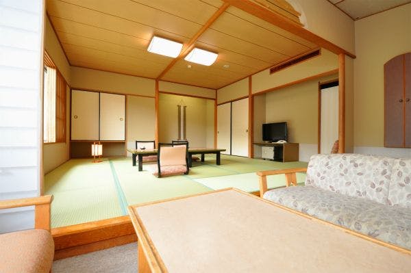 อาคารทิศใต้ ห้องสไตล์ญี่ปุ่น ขนาด 12.5 เสื่อทาทามิ