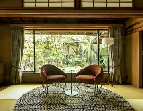 ・101 １階の庭園を借景に佇む101号室