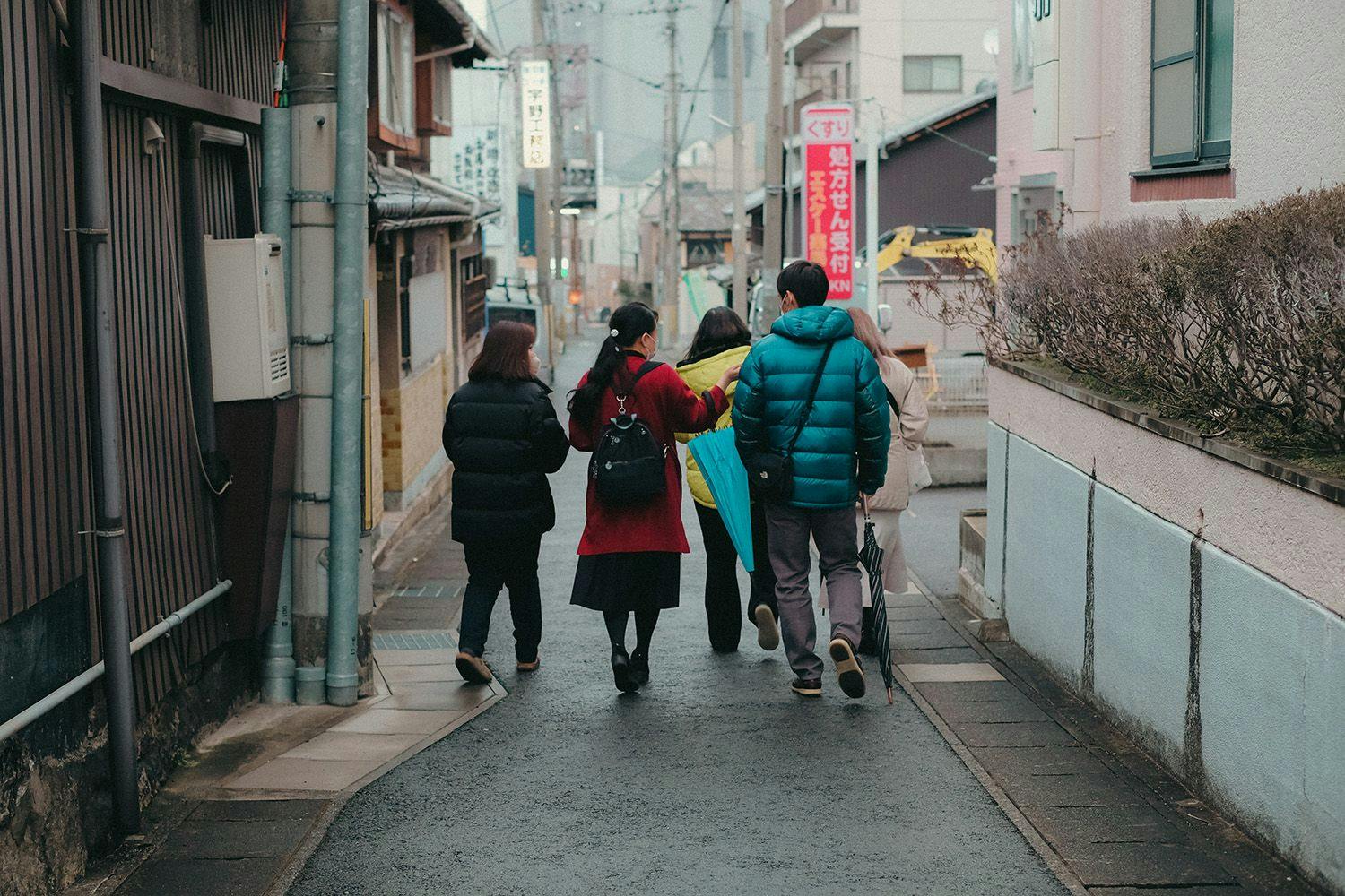 商店街を巡るガイドツアー