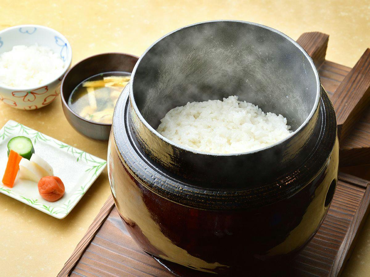 【ご朝食膳】炊き立てご飯と一緒に