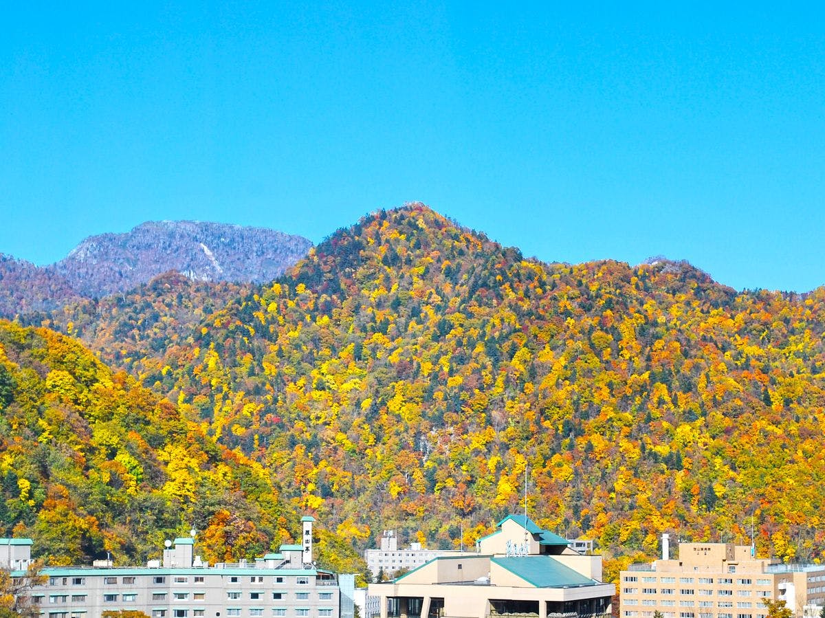 宿から望む紅葉絶景
