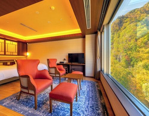 【ビューフロア】渓谷の温泉展望風呂