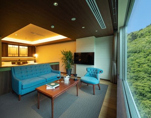 渓谷の温泉展望風呂