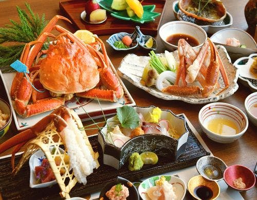 冬の味覚、タグ付き加能蟹を堪能する和会席