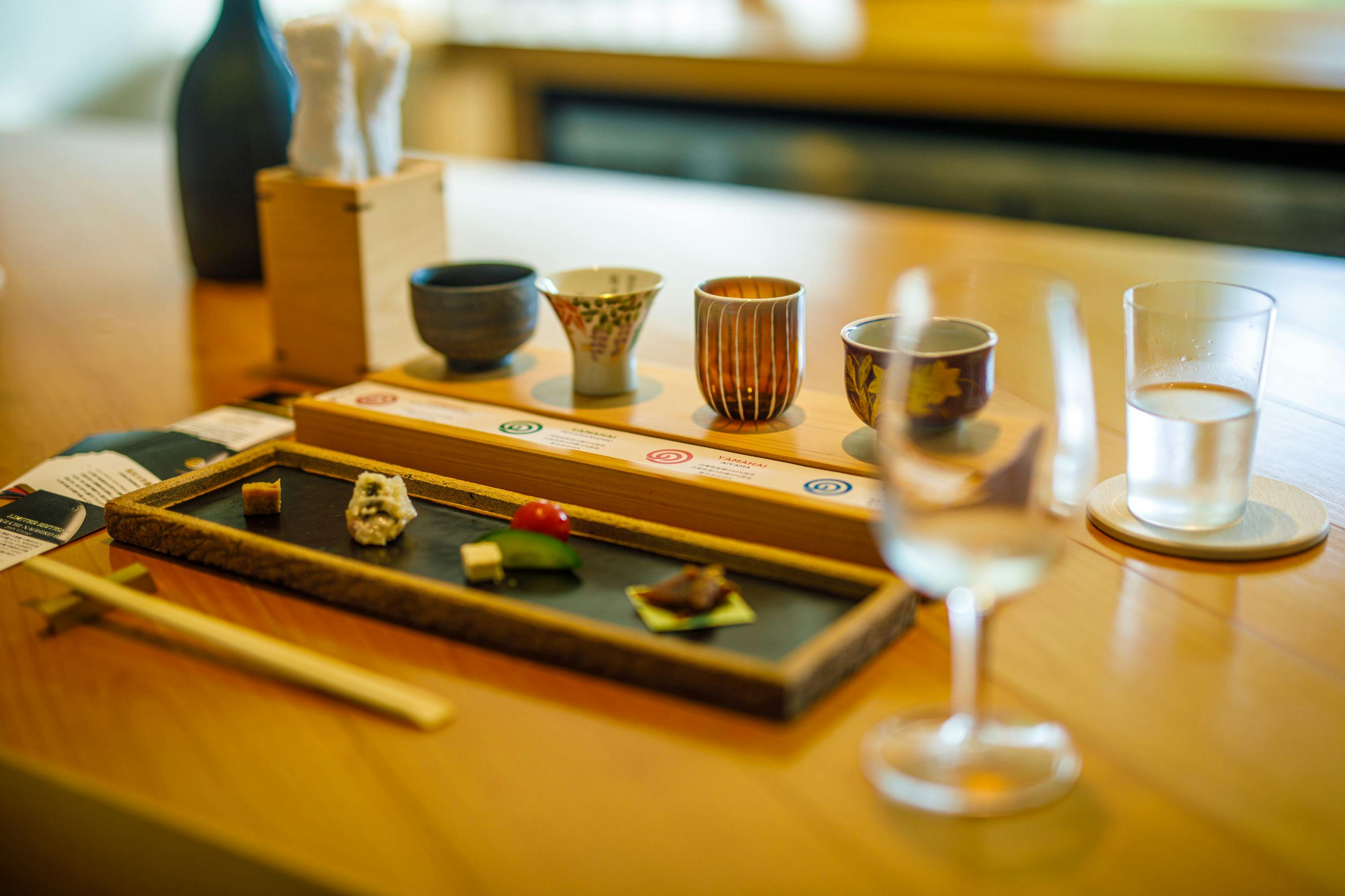 โรงกลั่นสาเก "Noguchi Naohiko Kenkyujo" สำหรับประสบการณ์ชิม