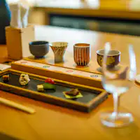 โรงกลั่นสาเก "Noguchi Naohiko Kenkyujo" สำหรับประสบการณ์ชิม