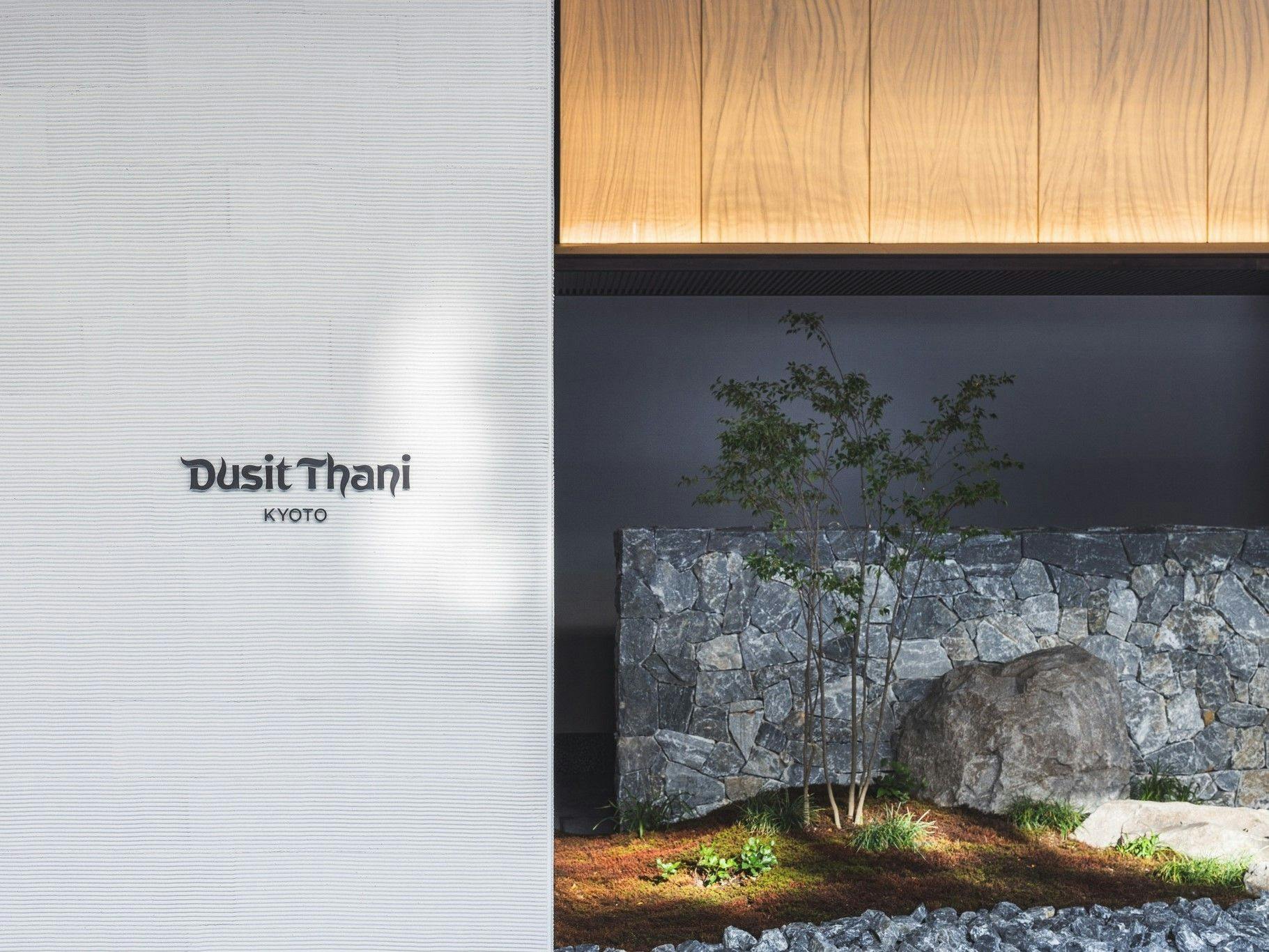 ホテル エントランス