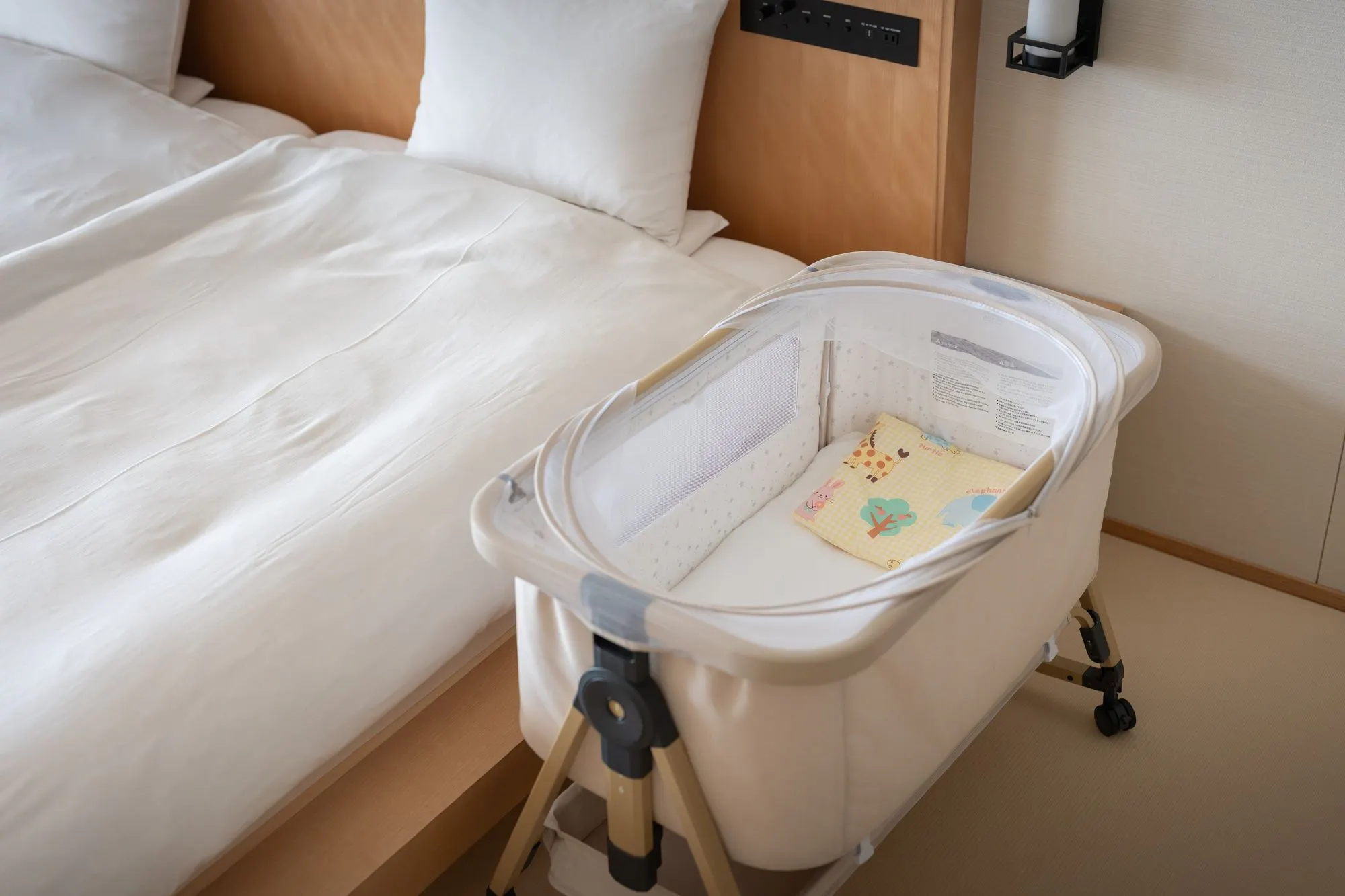 [Baby Crib]