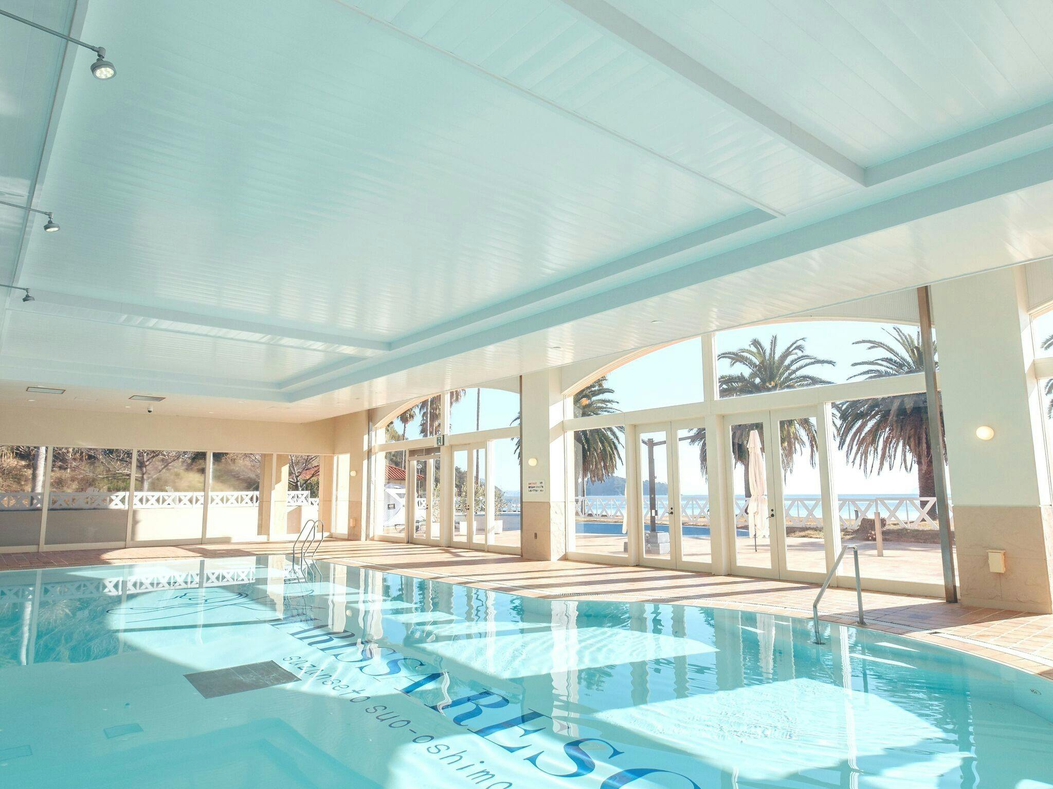 <오션 프론트 풀>