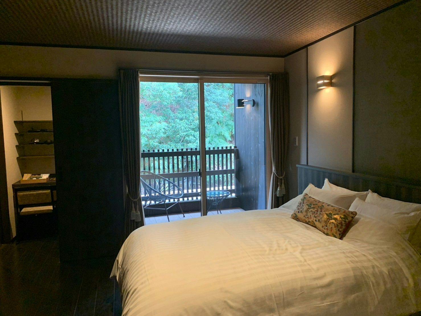 【ห้องพักพร้อมอ่างอาบน้ำกลางแจ้ง C】 ห้องนอน