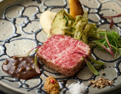 熟成肉を味わう