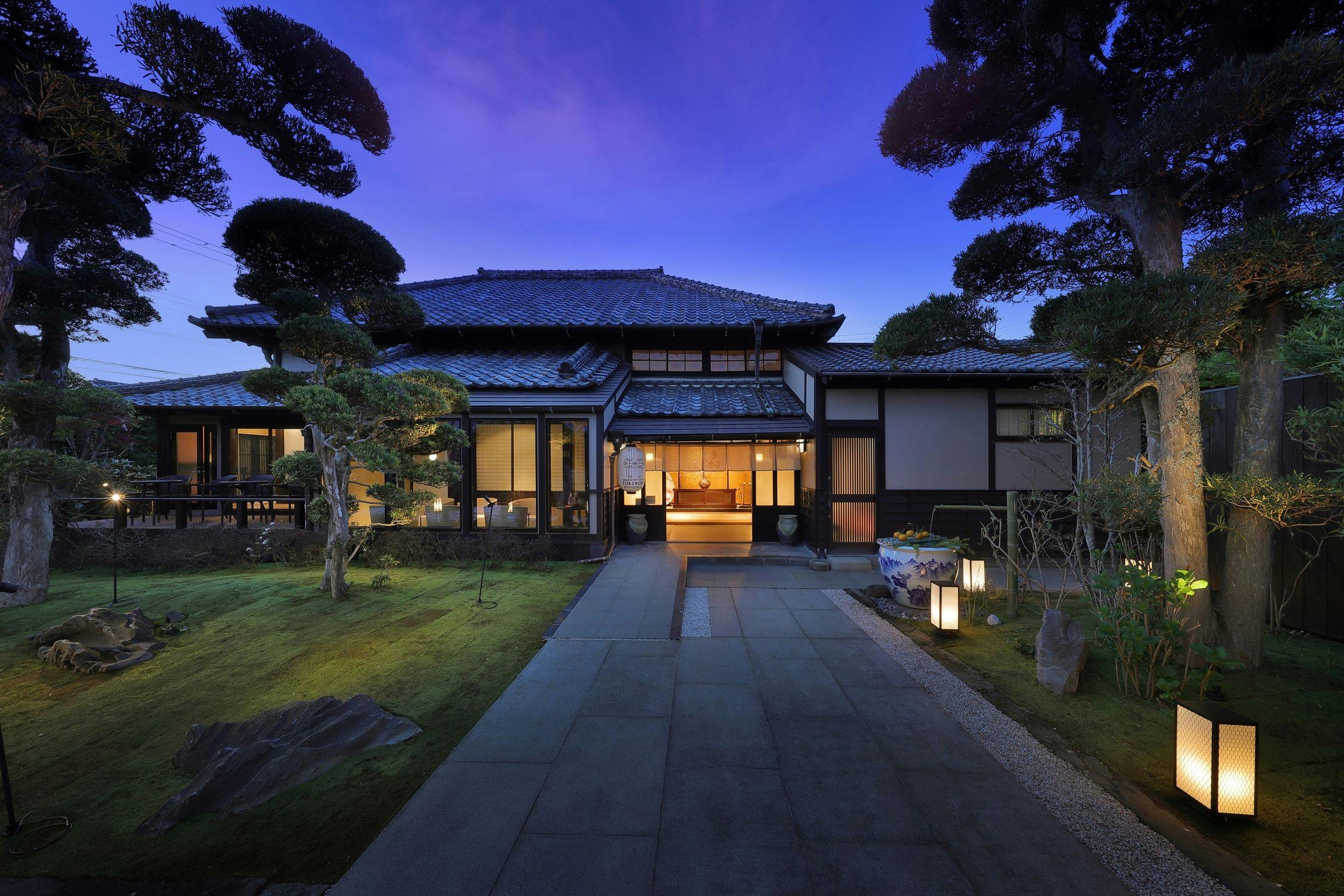 從中庭看主屋餐廳