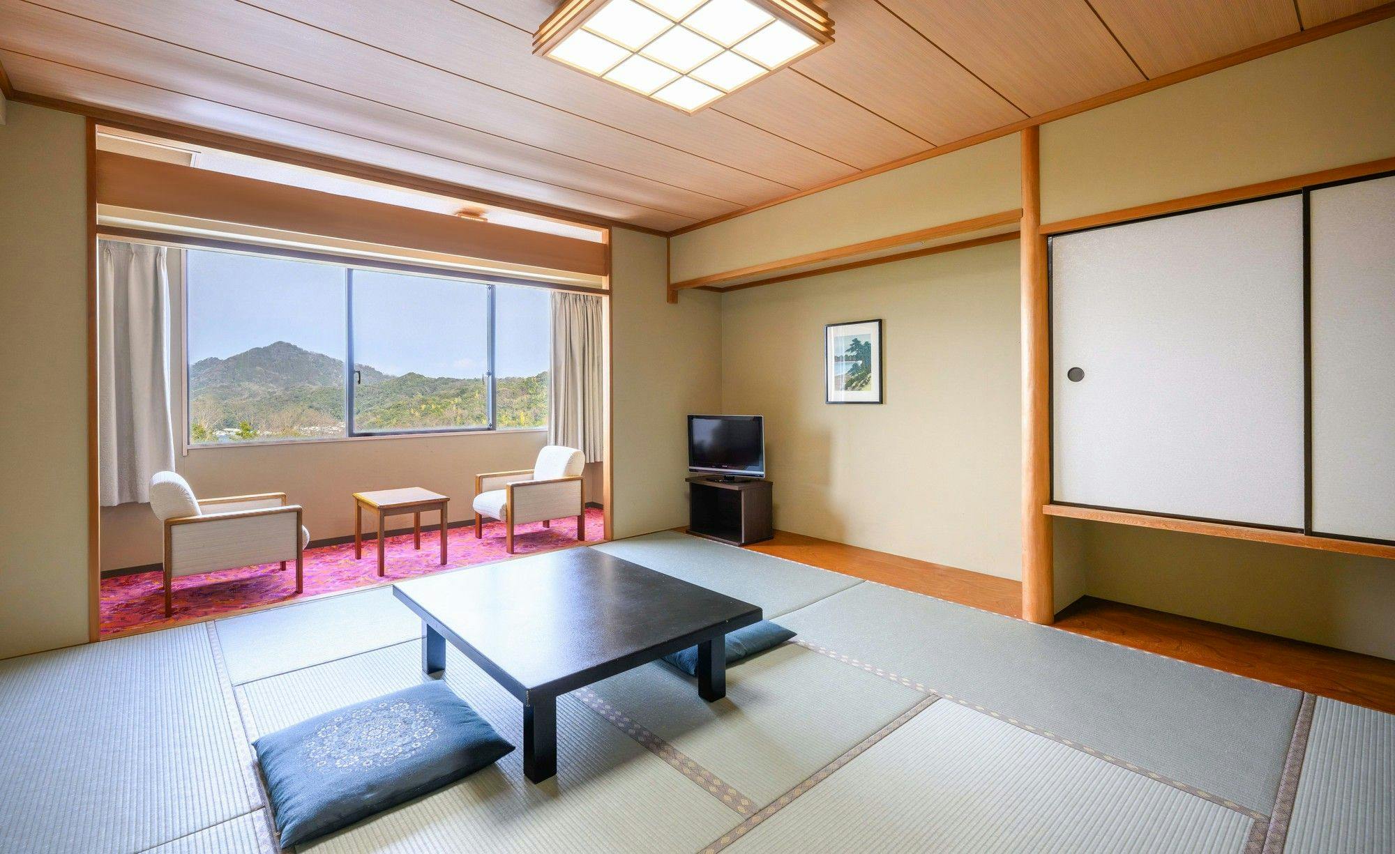 和室　お布団敷はセルフ