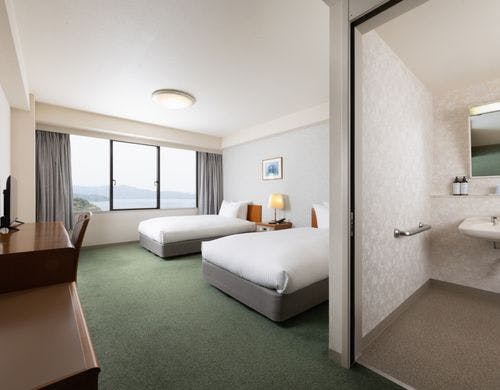 アクセシブルルーム　バス