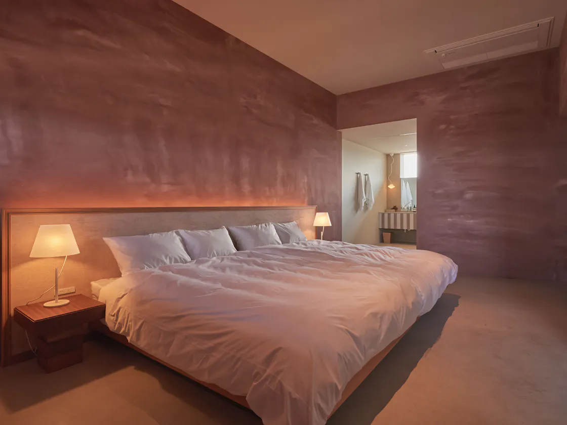 ゆとりのあるベッドルーム