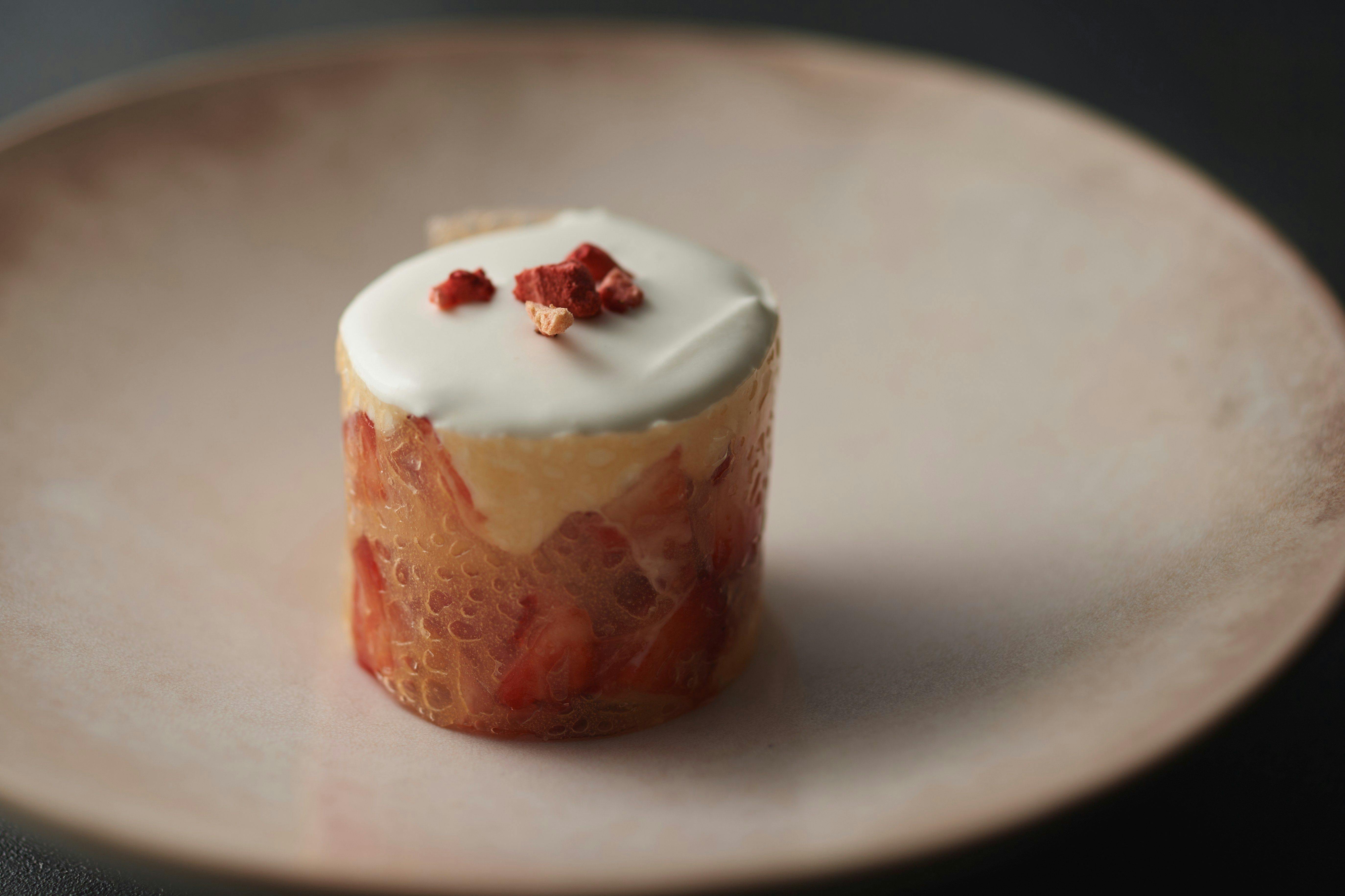 苺のショートケーキ 飴細工に閉じ込めて