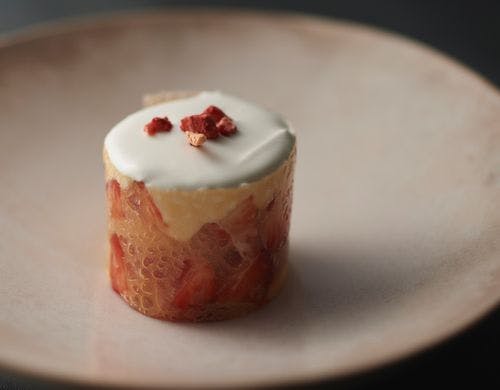 苺のショートケーキ 飴細工に閉じ込めて