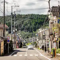 昔ながらの景色が残る霧島神宮駅前
