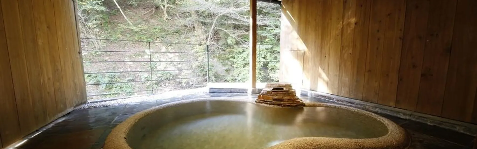 四万温泉 ひなたみ館