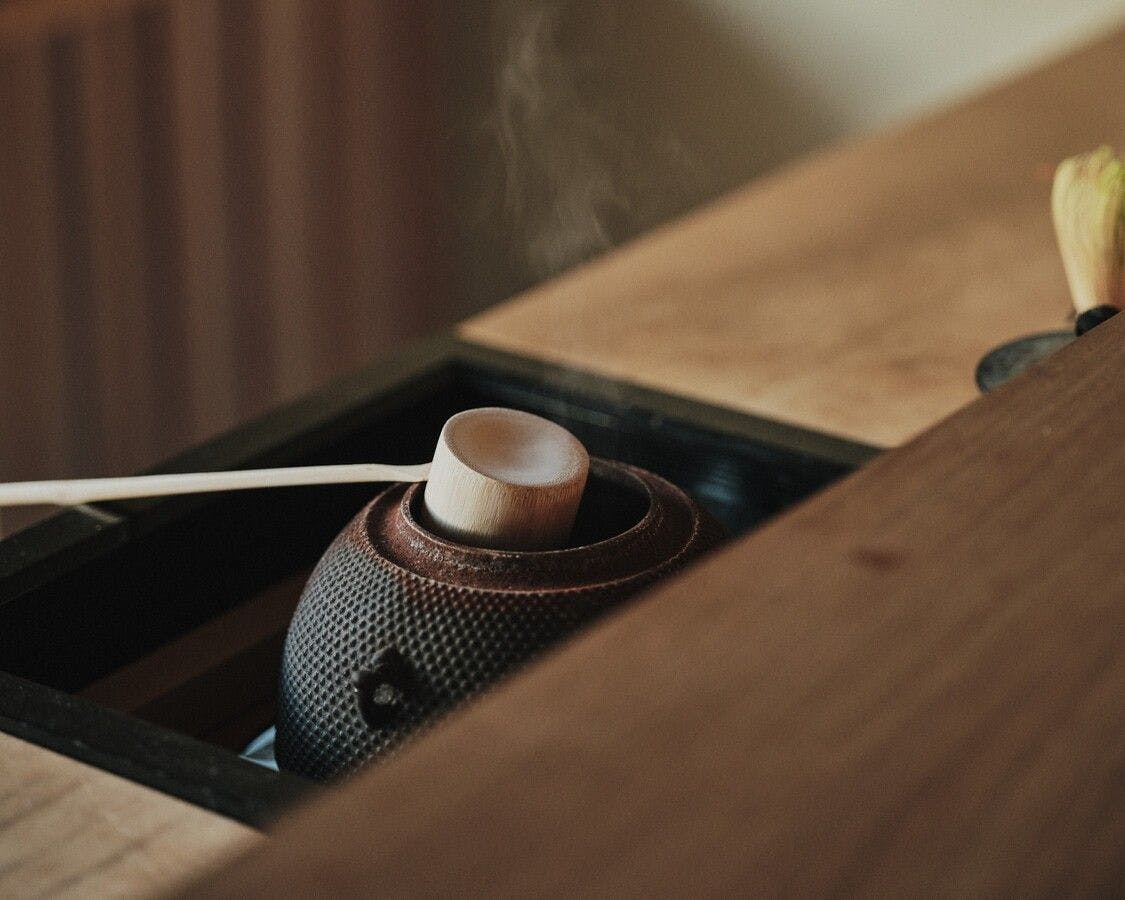 お茶の提供の様子