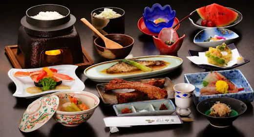 【アーリーチェックイン/2食付】到着早め13時からOK!荷物を置いて楽々散策<お部屋食>