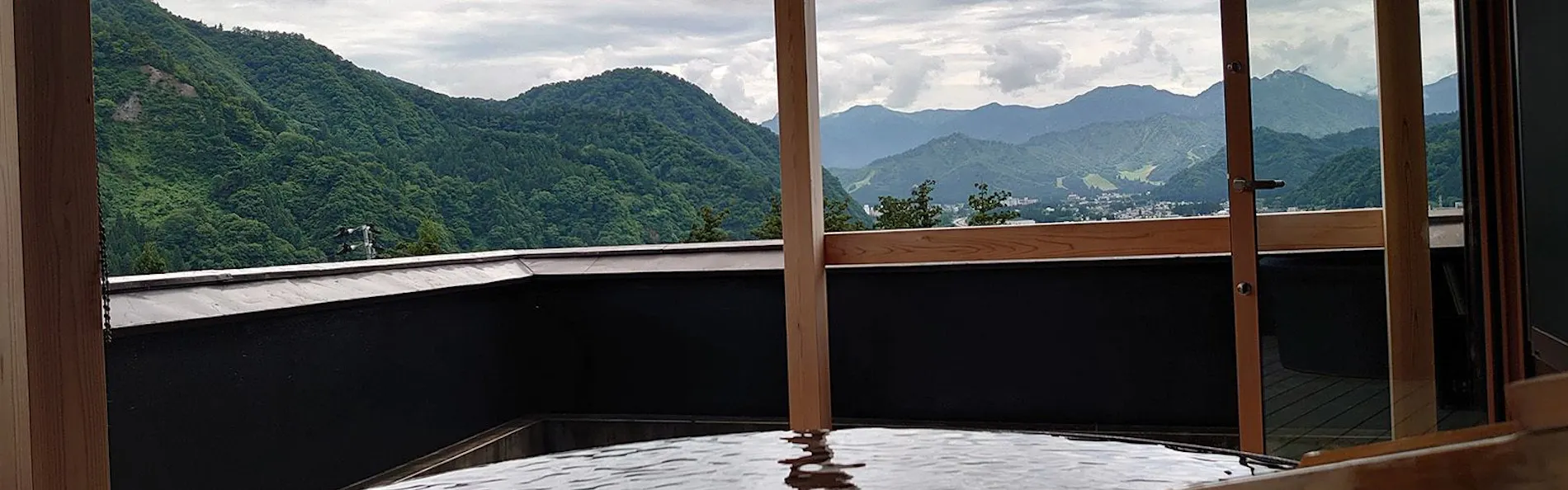 越後湯沢温泉 一望千里 御湯宿 中屋
