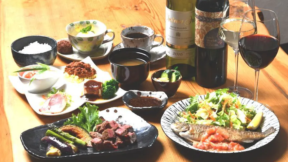 Yumenoki: A Lodge with Teppanyaki & Wine