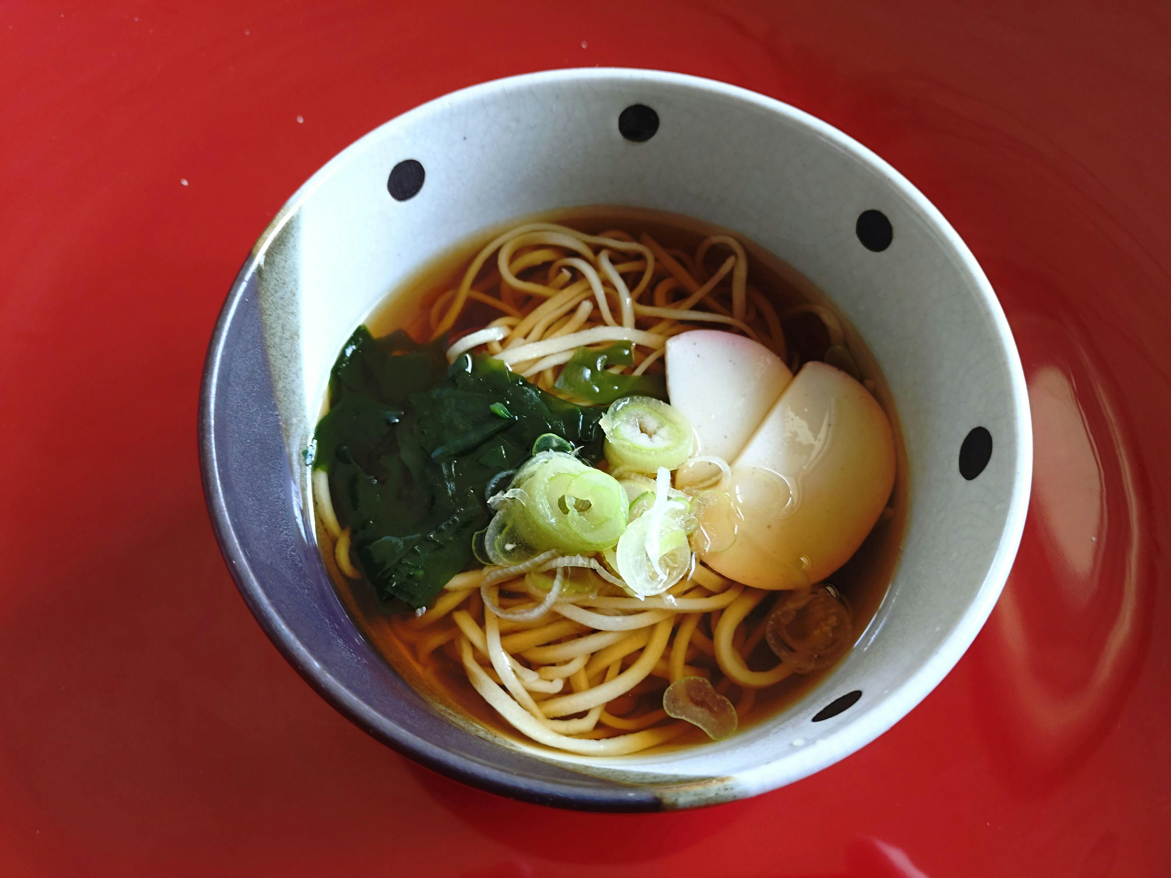 【อาหารเช้า】โซบะน้ำร้อนขนาดมินิทำเส้นสดด้วยมือ