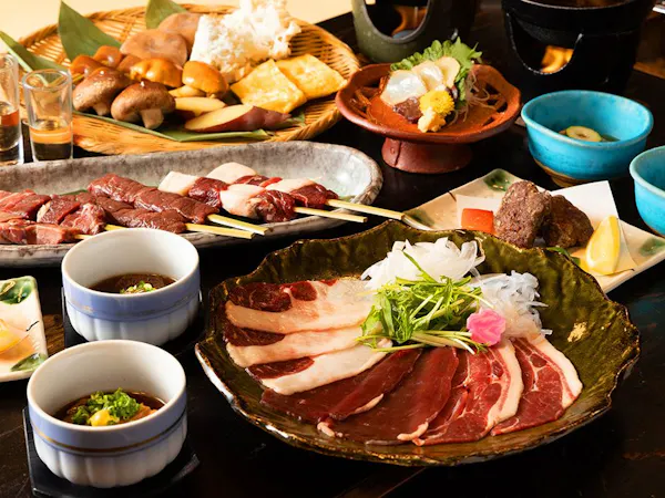 【グルメ】ジビエづくしプラン!猪・鹿・熊などのジビエを楽しむいろり炭火膳コース