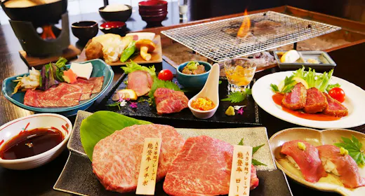 【豪華和牛づくし】A5プレミアム能登牛のステーキ&寿司&鍋&串焼きズラリ!能登牛づくしいろり炭火膳