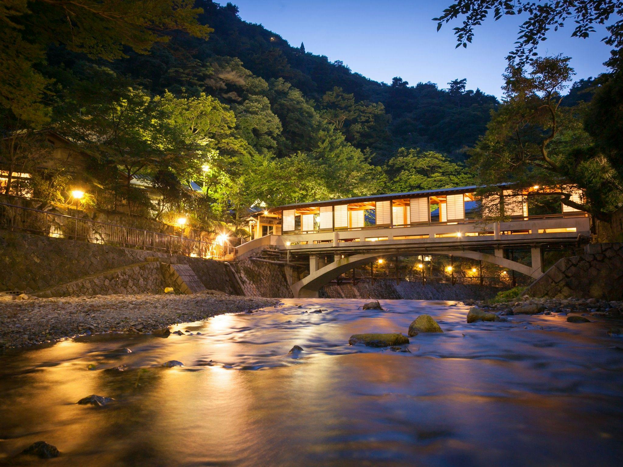 有馬温泉　月光園　游月山荘
