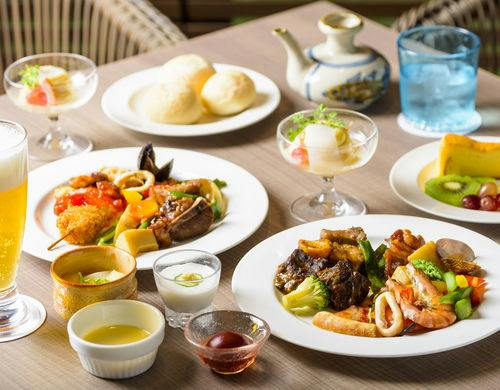 【ベストレート】エメラルドグリーンに輝く透明な海を臨む　隠れ家的リゾートでリラックス～夕朝食付き～