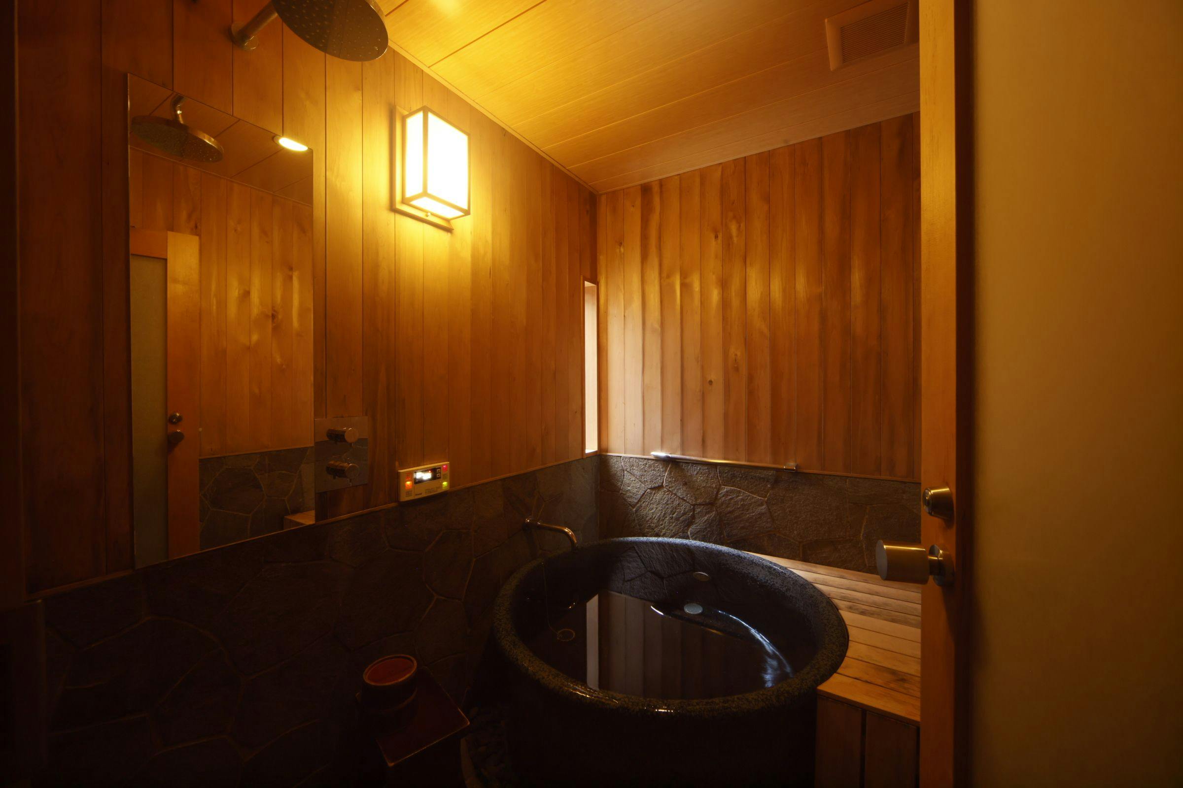 静佳庵の浴槽です