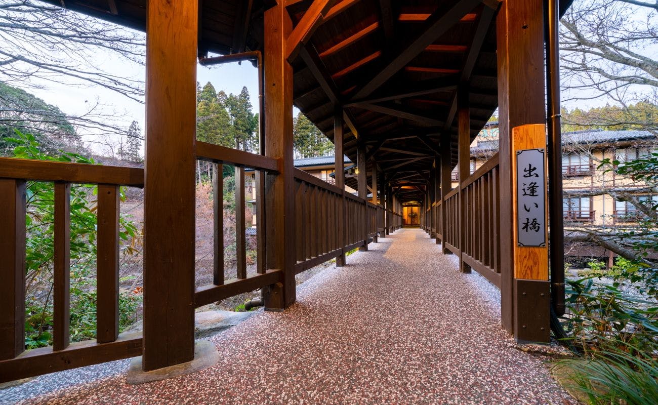 สะพานเดไอที่ทอดข้ามแม่น้ำทาโนะฮาระ