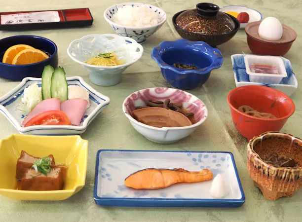 【ご朝食】地元の自然素材を大切にした和食