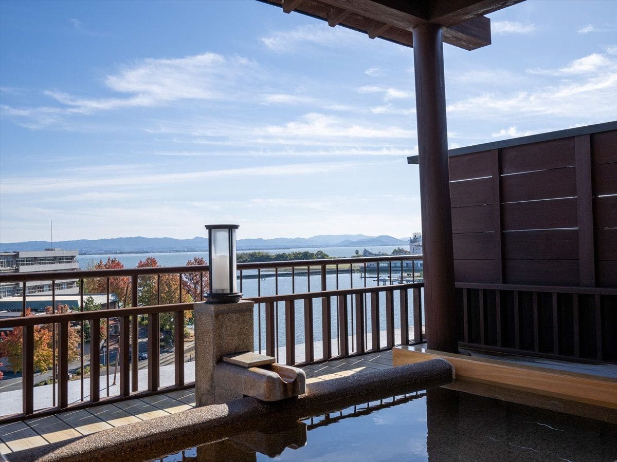 ออนเซ็นกลางแจ้งส่วนตัวพร้อมวิว