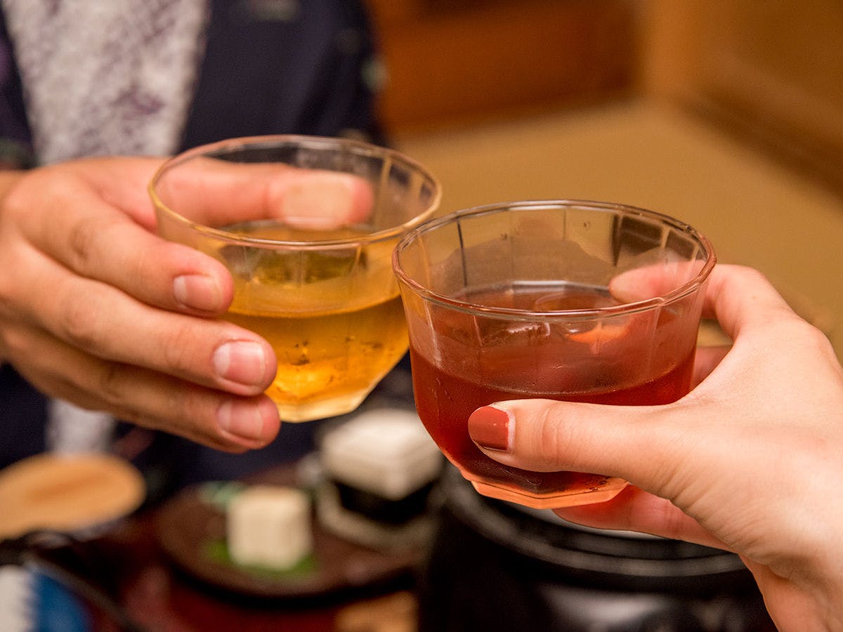 *ภาพการชนแก้ว