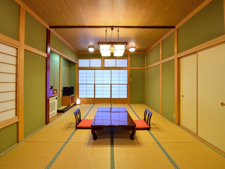 和室14畳　【バス・トイレ付】のサムネイル画像