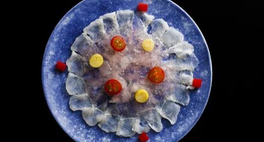 【季節限定】名残鱧の淡路島で味わう透き通った「鱧の薄造り」料理長自慢の腕が冴える絶品鱧会席【食事処】