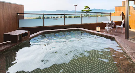 【街並み側の客室で、おてがるステイ!】~日本海×季節の食材を使った「旬の和会席」~