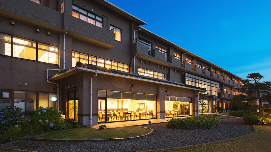 Resort Hotel Mihagi: A Healing Inn by the Sea