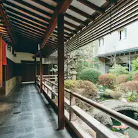 ■Koridor menuju pemandian pribadi Halaman tengah