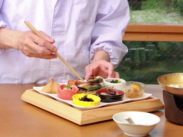 【島根和牛×あわび×夕食はお食事処】玉造温泉で美食とご縁を堪能「縁(えにし)会席」