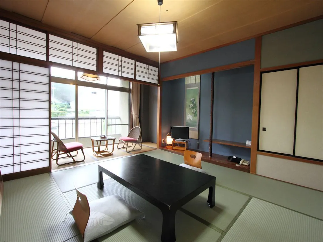 【東館】和室8畳のお部屋です。