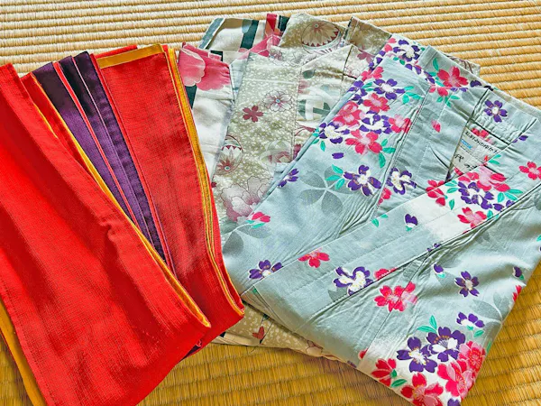 女性のお客様には色浴衣の貸し出しサービス