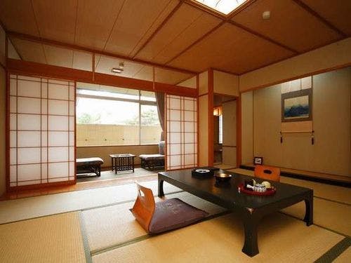 【南館】和室１２.５畳のお部屋です。