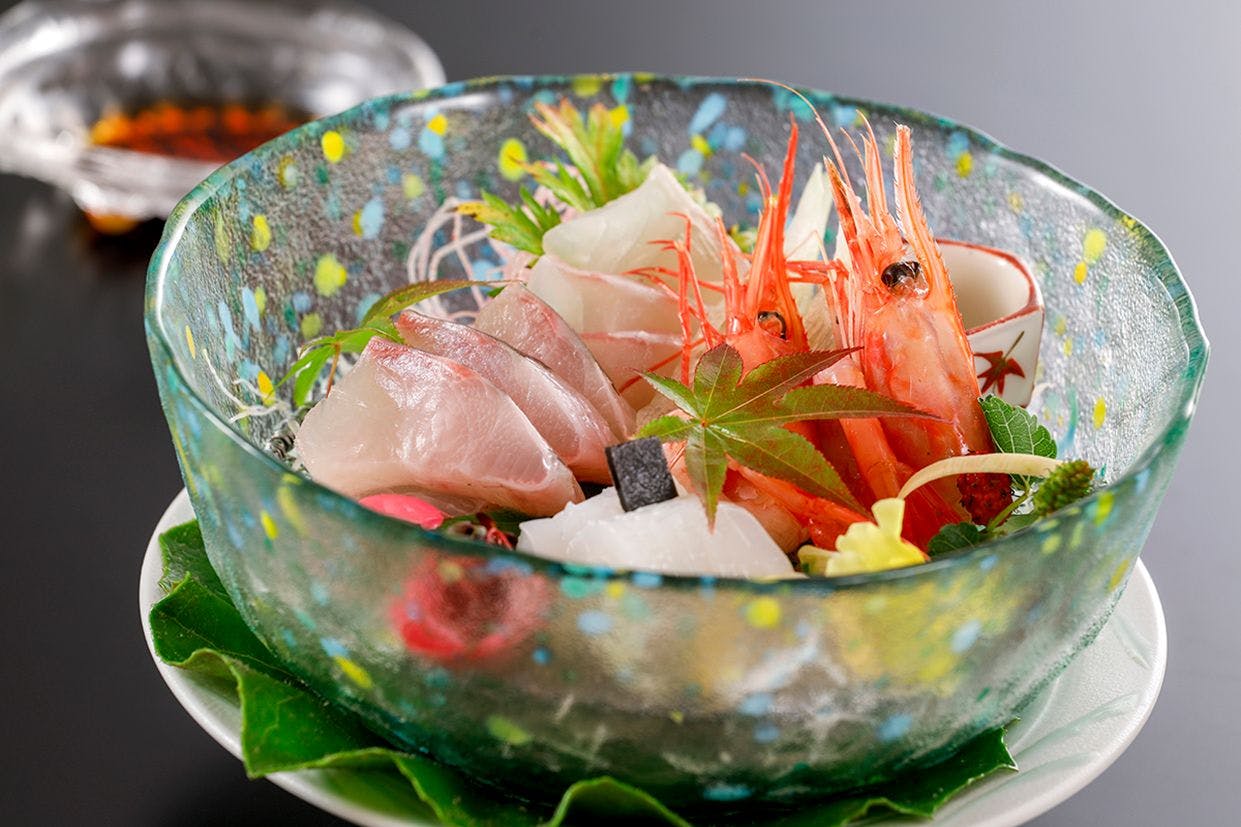 【夏のスタンダード】季節のお造り四種盛り